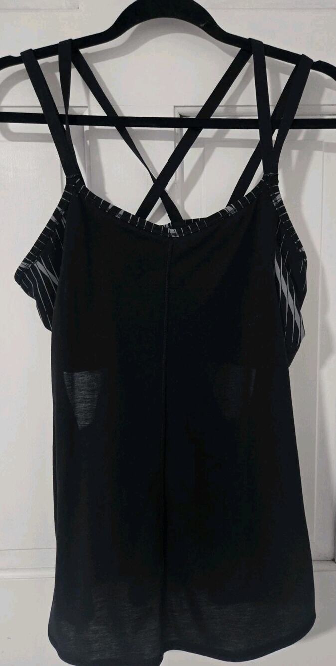 Athleta Waves Stealth Support Tank Top Women Size XL Attached Sports Bra Active